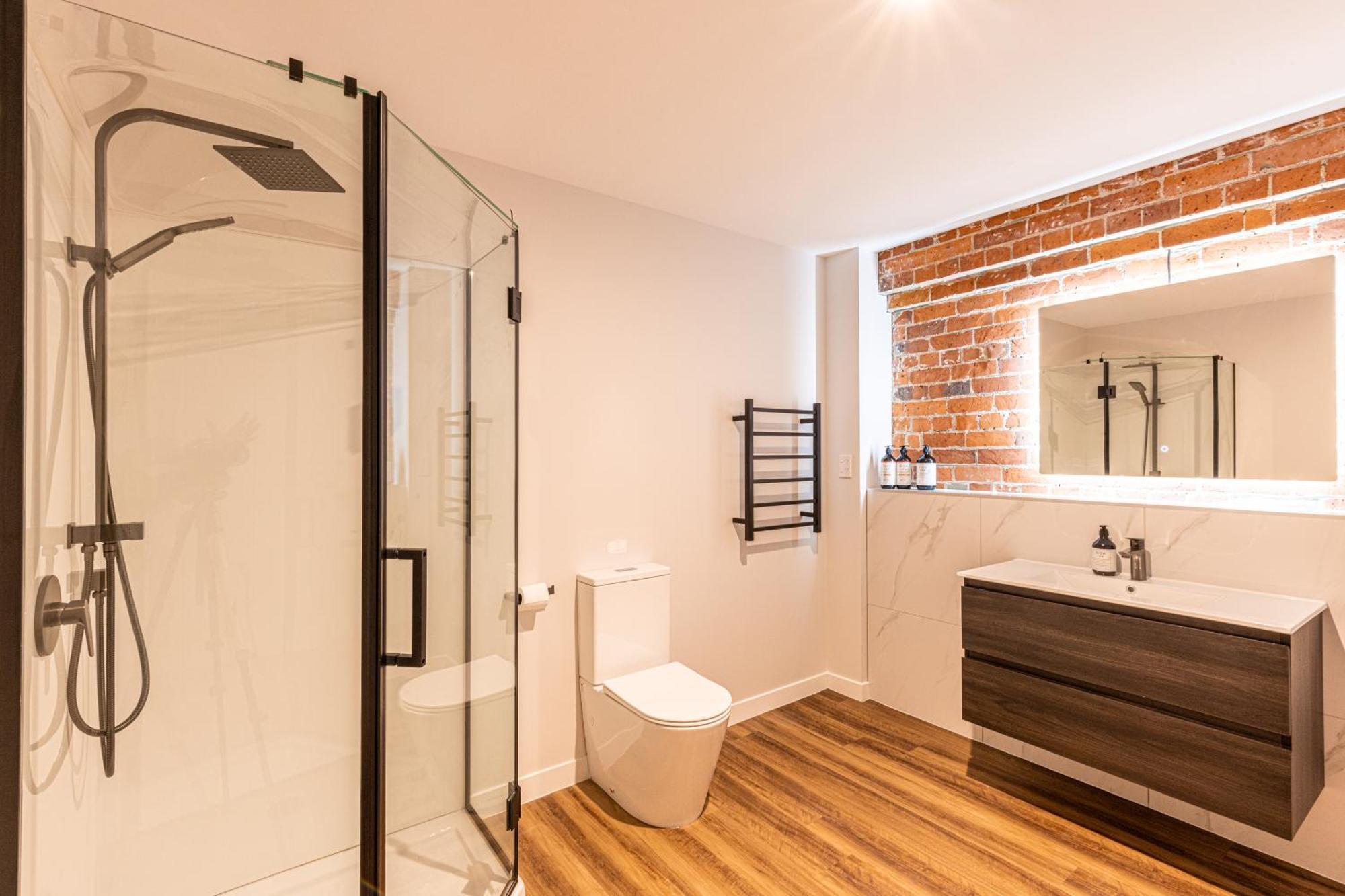 Johnston Apartments - Award-Winning Building, Your Unforgettable Stay ワンガヌイ エクステリア 写真