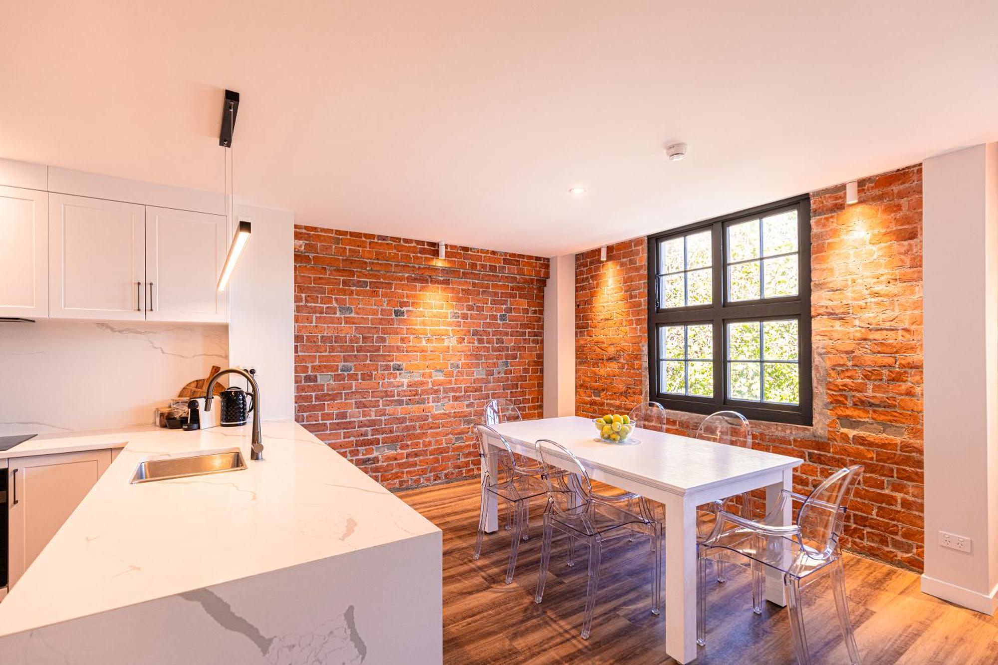 Johnston Apartments - Award-Winning Building, Your Unforgettable Stay ワンガヌイ エクステリア 写真