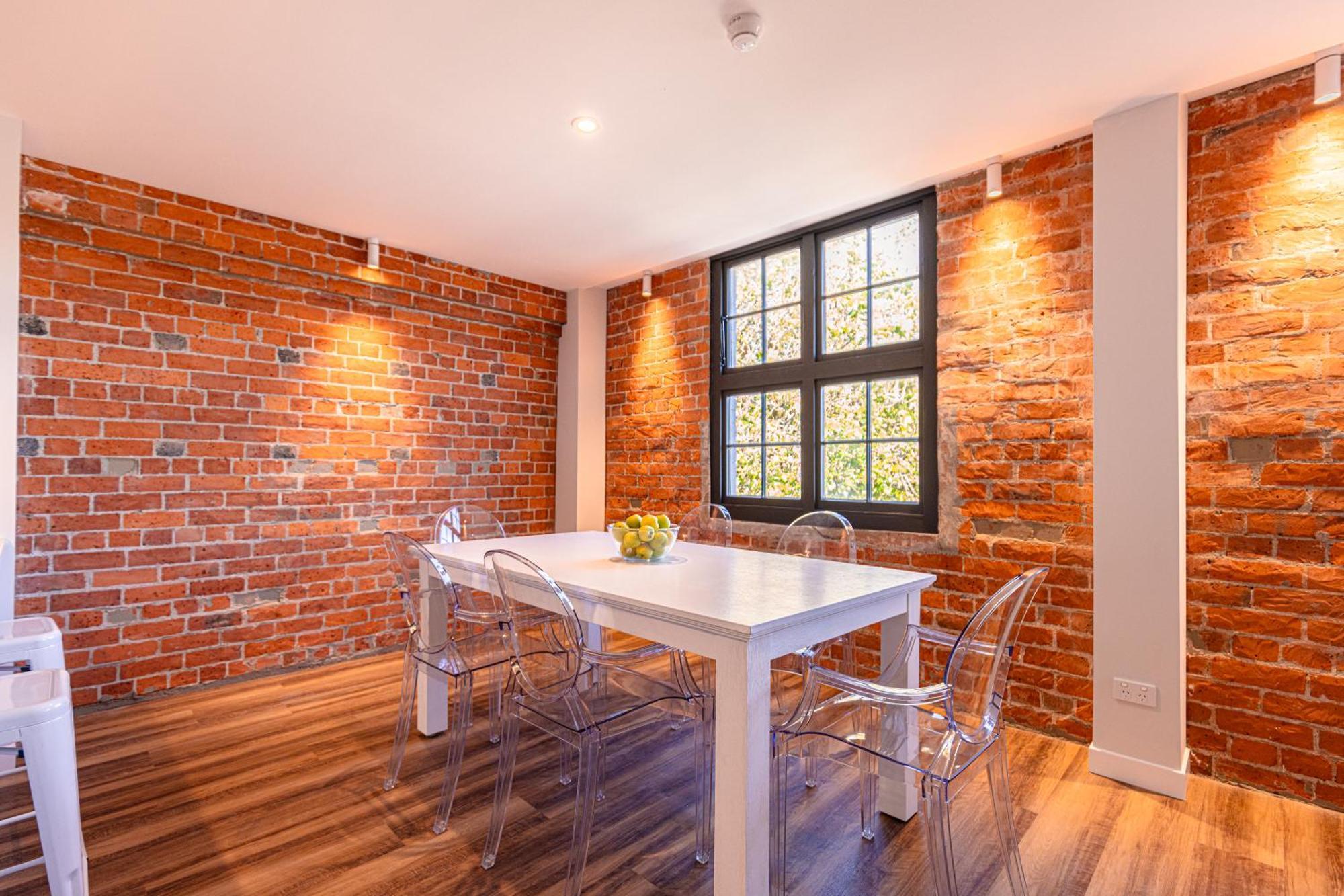 Johnston Apartments - Award-Winning Building, Your Unforgettable Stay ワンガヌイ エクステリア 写真