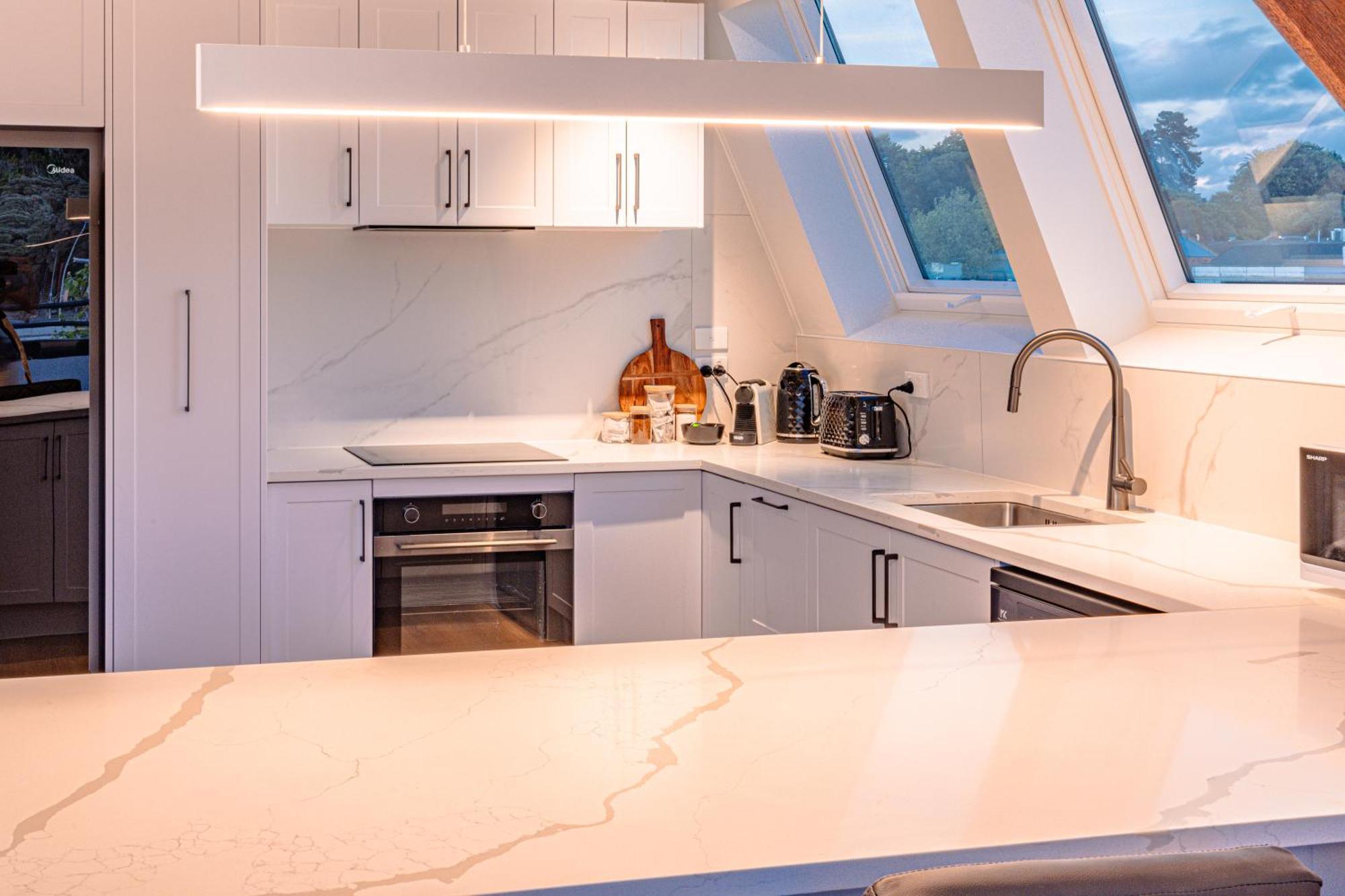 Johnston Apartments - Award-Winning Building, Your Unforgettable Stay ワンガヌイ エクステリア 写真