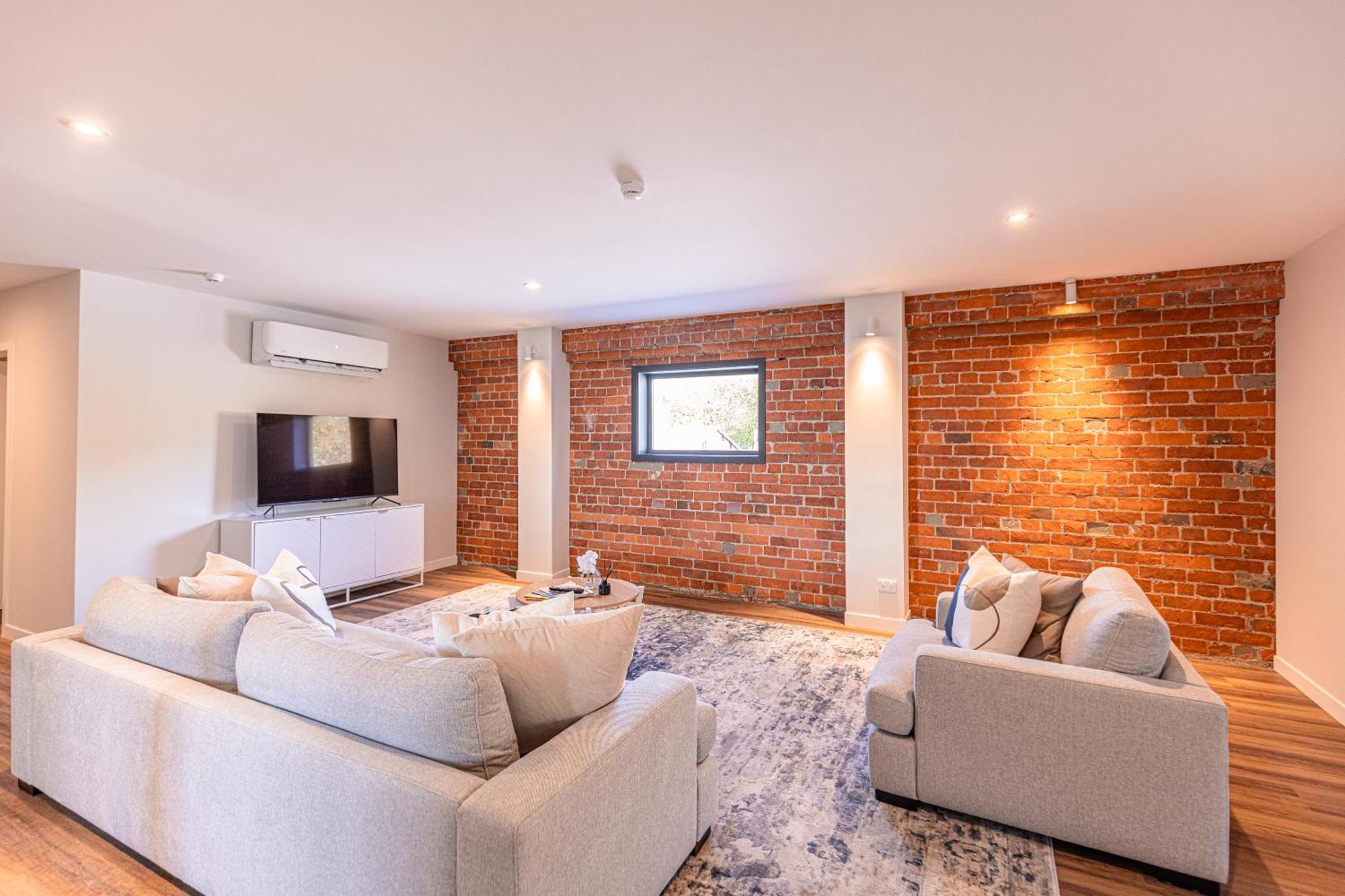 Johnston Apartments - Award-Winning Building, Your Unforgettable Stay ワンガヌイ エクステリア 写真