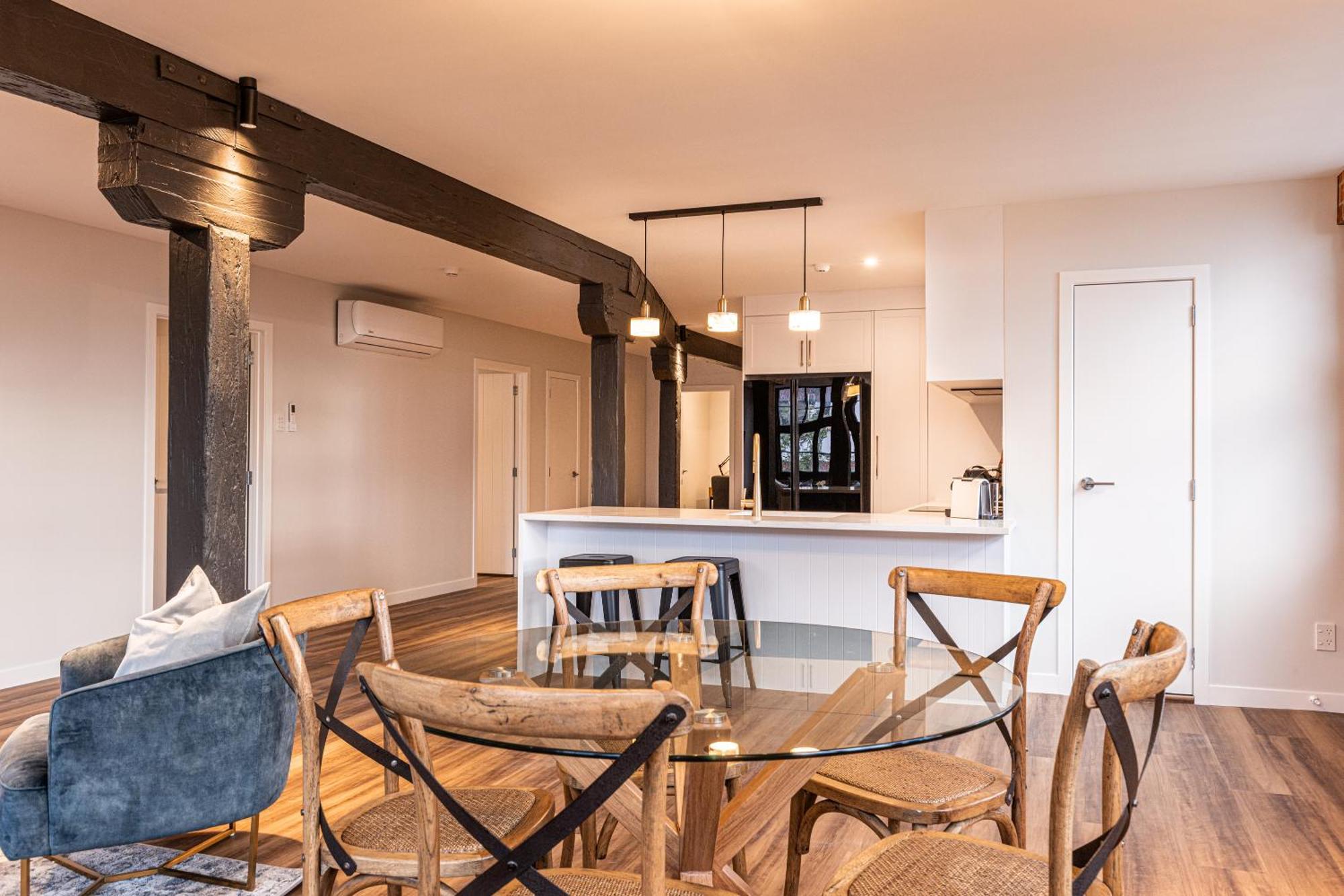 Johnston Apartments - Award-Winning Building, Your Unforgettable Stay ワンガヌイ エクステリア 写真
