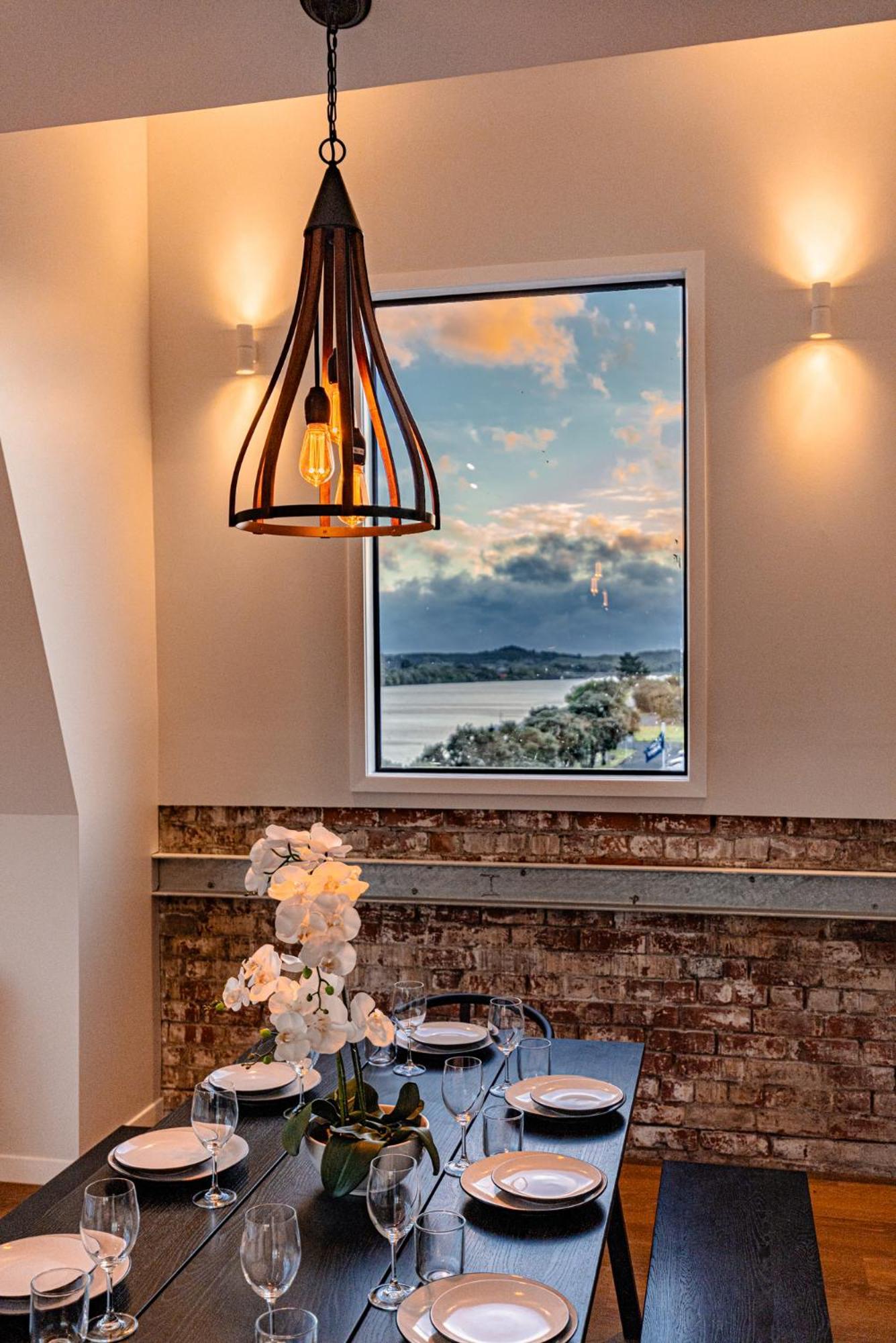 Johnston Apartments - Award-Winning Building, Your Unforgettable Stay ワンガヌイ エクステリア 写真