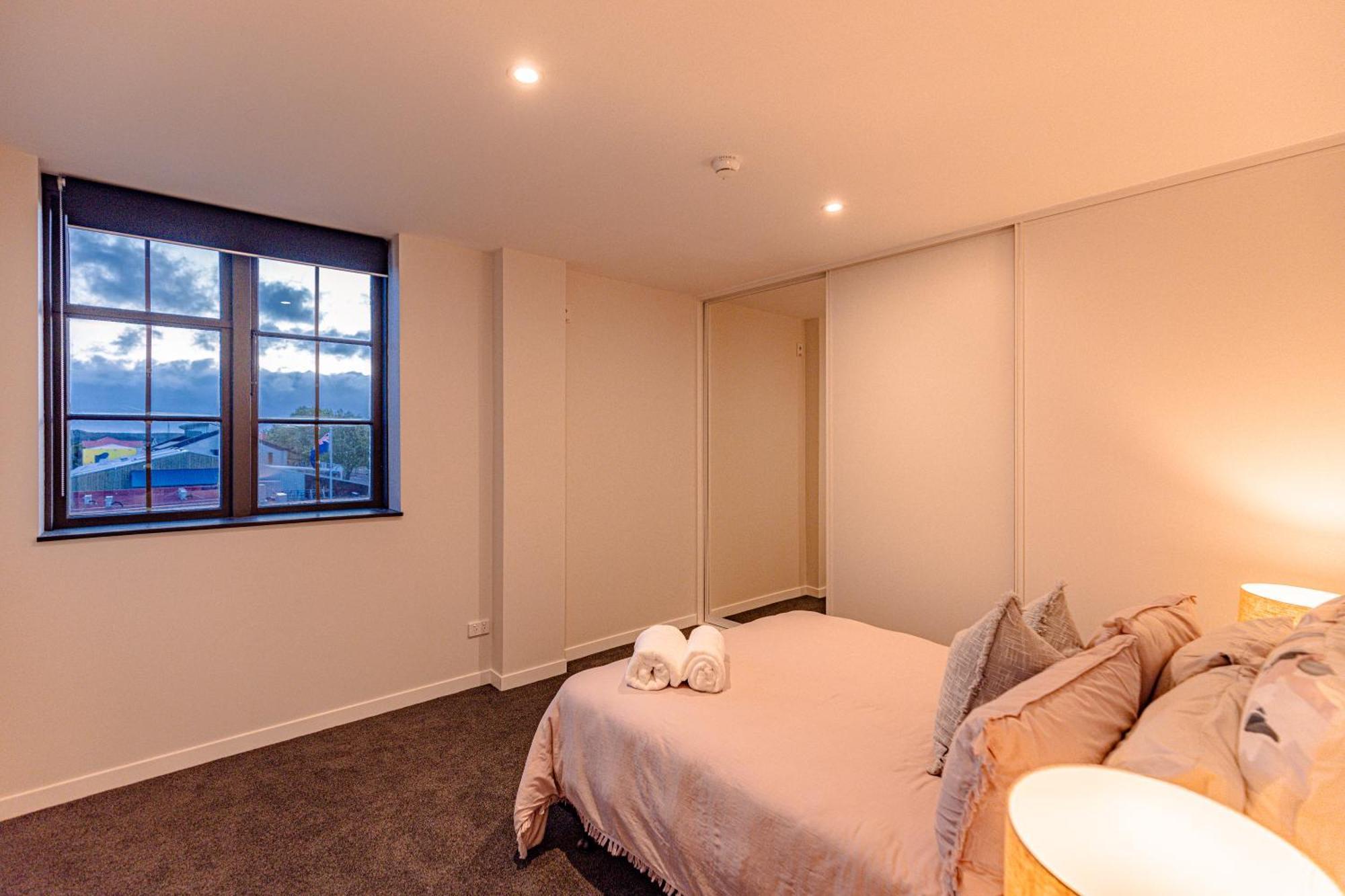 Johnston Apartments - Award-Winning Building, Your Unforgettable Stay ワンガヌイ エクステリア 写真