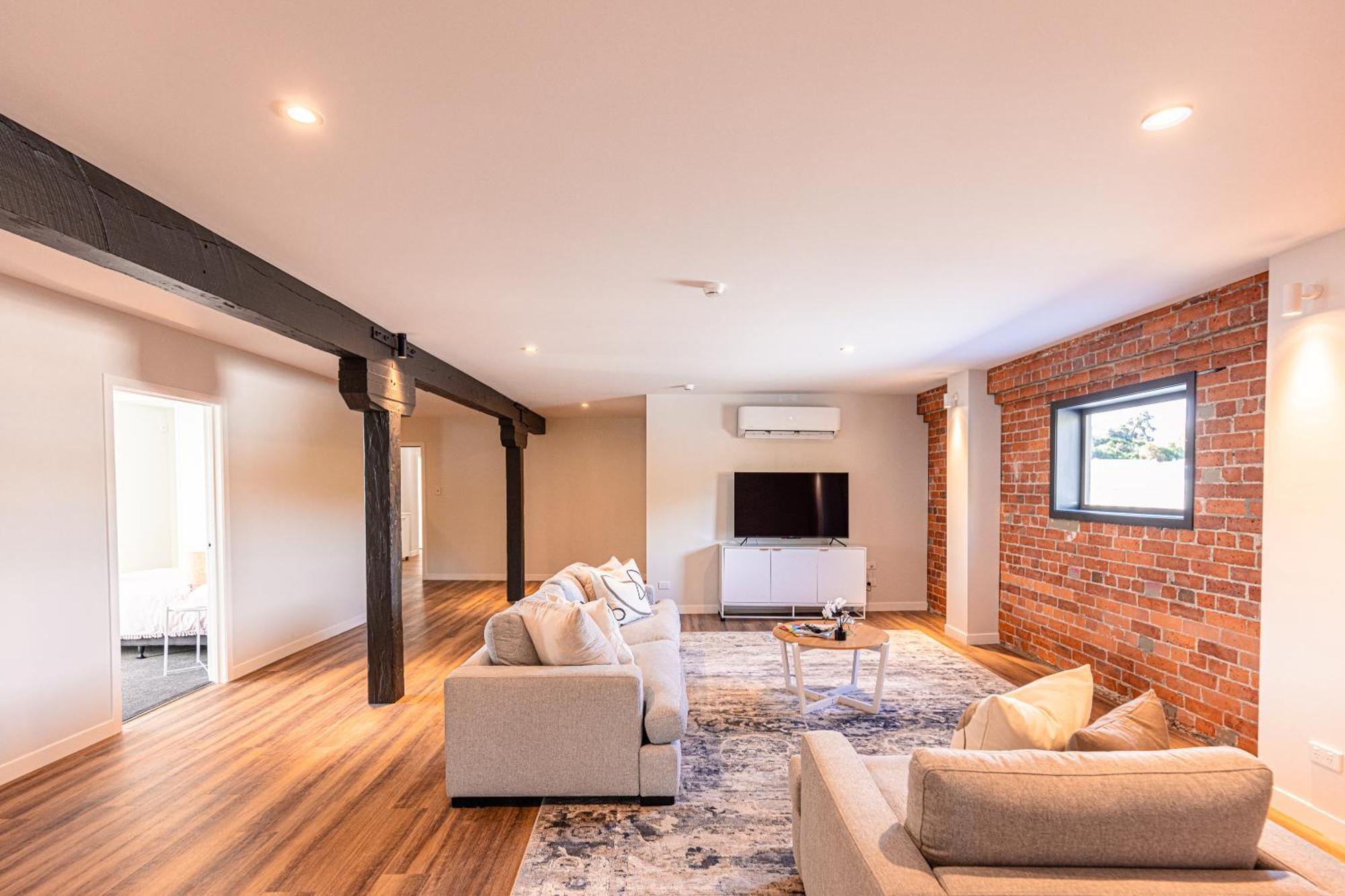 Johnston Apartments - Award-Winning Building, Your Unforgettable Stay ワンガヌイ エクステリア 写真