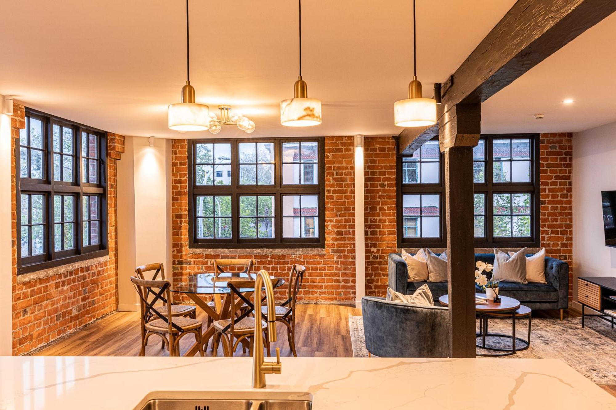 Johnston Apartments - Award-Winning Building, Your Unforgettable Stay ワンガヌイ エクステリア 写真